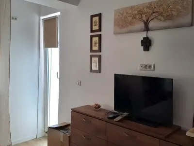 dormitor cu televizor apartament inchiriere Sector 4 Bucuresti